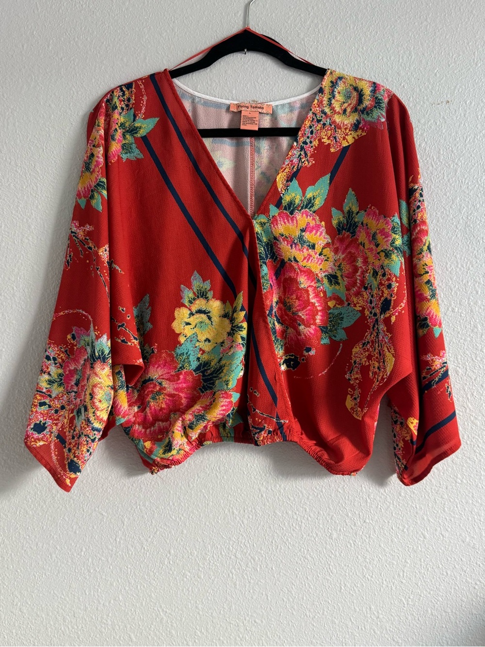 L Flying Tomato boho crop top, bold floral pattern, dolman sleeves, elastic hem - Picture 2 of 8
